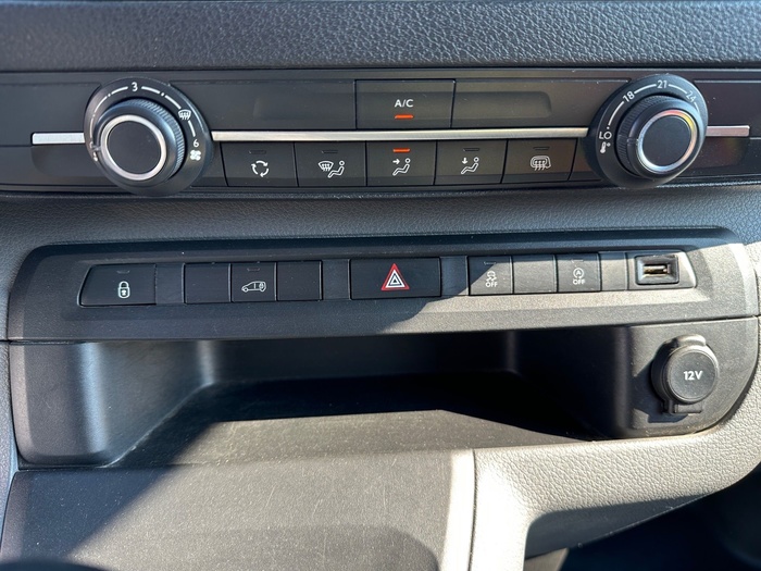 Peugeot Expert Furgon BlueHDi 120 S&S Pro Standard 88 kW (120 CV) Vehículo usado en Madrid Peugeot Expert Furgon BlueHDi 120 S&S Pro Standard 88 kW (120 CV) Vehículo usado en Madrid