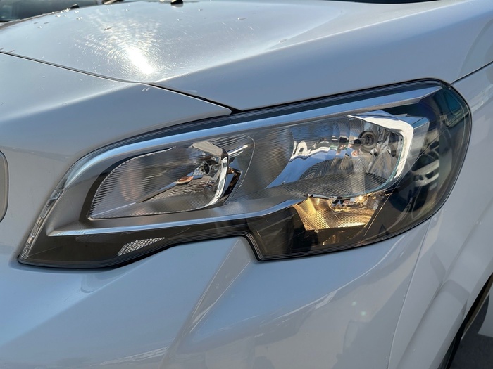 Peugeot Expert Furgon BlueHDi 120 S&S Pro Standard 88 kW (120 CV) Vehículo usado en Madrid Peugeot Expert Furgon BlueHDi 120 S&S Pro Standard 88 kW (120 CV) Vehículo usado en Madrid