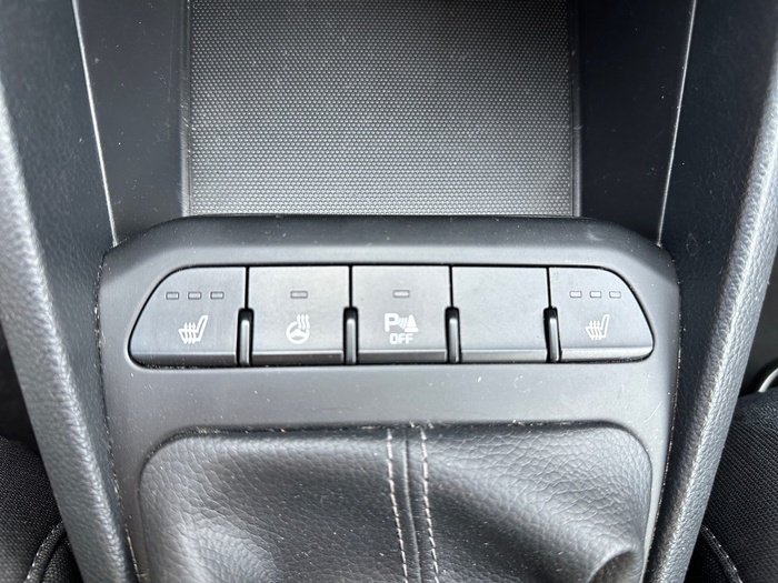 Kia Stonic 1.2 DPi Concept 62 kW (84 CV) Vehículo usado en Madrid Kia Stonic 1.2 DPi Concept 62 kW (84 CV) Vehículo usado en Madrid