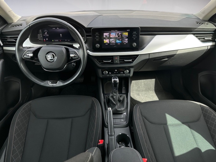 Skoda Kamiq 1.0 TSI Emotion DSG 81 kW (110 CV) Vehículo usado en Madrid Skoda Kamiq 1.0 TSI Emotion DSG 81 kW (110 CV) Vehículo usado en Madrid