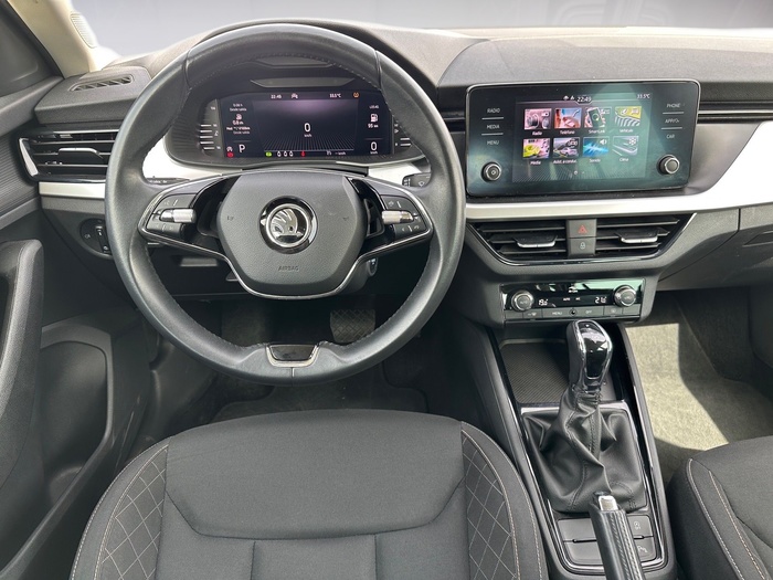 Skoda Kamiq 1.0 TSI Emotion DSG 81 kW (110 CV) Vehículo usado en Madrid Skoda Kamiq 1.0 TSI Emotion DSG 81 kW (110 CV) Vehículo usado en Madrid