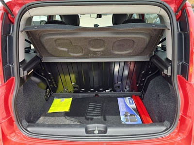 Fiat Panda 1.0 Hybrid GSE City Life 51 kW (70 CV) 6 Fiat Panda 1.0 Hybrid GSE City Life 51 kW (70 CV) 6