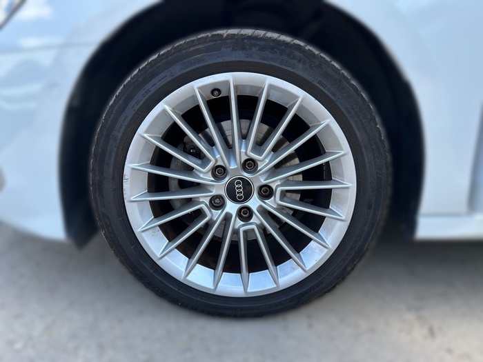 Audi A3 Sportback Advanced 30 TFSI 81 kW (110 CV) S tronic Vehículo usado en Madrid Audi A3 Sportback Advanced 30 TFSI 81 kW (110 CV) S tronic Vehículo usado en Madrid