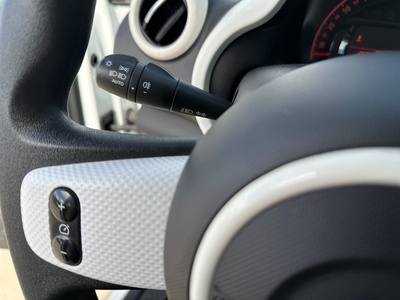 Renault Twingo 1.0 48 kW (65 CV) 18 Renault Twingo 1.0 48 kW (65 CV) 18