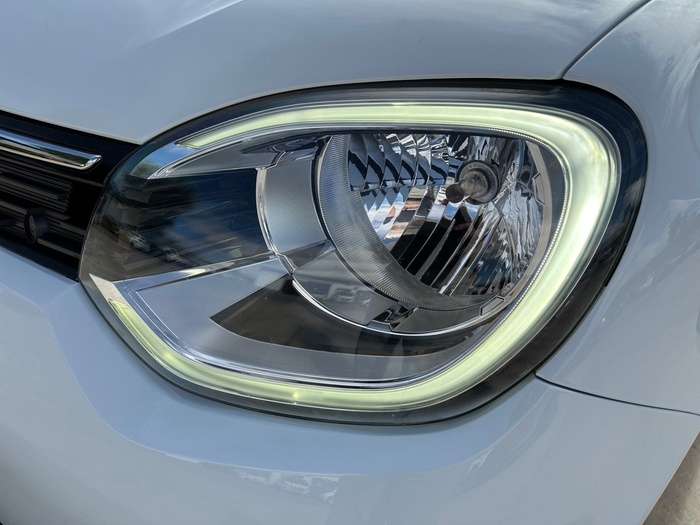 Renault Twingo 1.0 48 kW (65 CV) Vehículo usado en Madrid Renault Twingo 1.0 48 kW (65 CV) Vehículo usado en Madrid