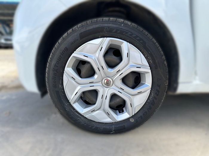 Renault Twingo 1.0 48 kW (65 CV) Vehículo usado en Madrid Renault Twingo 1.0 48 kW (65 CV) Vehículo usado en Madrid