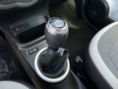 Renault Twingo 1.0 48 kW (65 CV) 14 Renault Twingo 1.0 48 kW (65 CV) 14