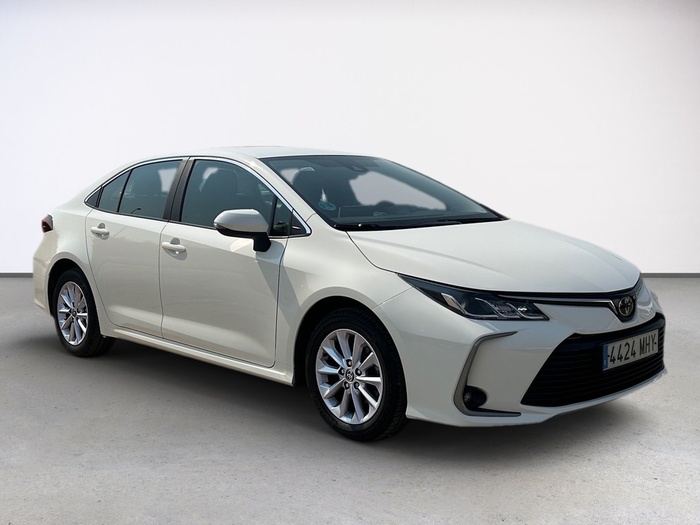 Toyota Corolla 1.5 125 Eco Sedan 92 kW (125 CV) Vehículo usado en Madrid Toyota Corolla 1.5 125 Eco Sedan 92 kW (125 CV) Vehículo usado en Madrid