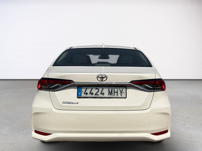 Toyota Corolla 1.5 125 Eco Sedan 92 kW (125 CV) Vehículo usado en Madrid Toyota Corolla 1.5 125 Eco Sedan 92 kW (125 CV) Vehículo usado en Madrid