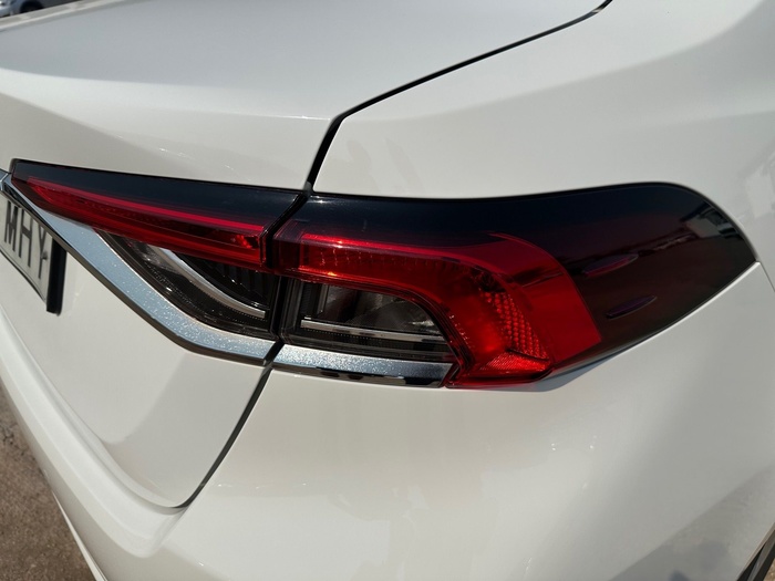 Toyota Corolla 1.5 125 Eco Sedan 92 kW (125 CV) Vehículo usado en Madrid Toyota Corolla 1.5 125 Eco Sedan 92 kW (125 CV) Vehículo usado en Madrid