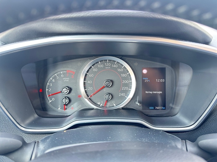 Toyota Corolla 1.5 125 Eco Sedan 92 kW (125 CV) Vehículo usado en Madrid Toyota Corolla 1.5 125 Eco Sedan 92 kW (125 CV) Vehículo usado en Madrid