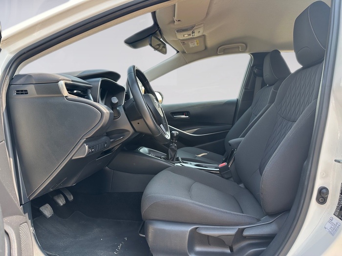 Toyota Corolla 1.5 125 Eco Sedan 92 kW (125 CV) Vehículo usado en Madrid Toyota Corolla 1.5 125 Eco Sedan 92 kW (125 CV) Vehículo usado en Madrid