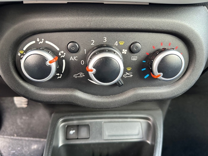 Renault Twingo 1.0 48 kW (65 CV) Vehículo usado en Madrid Renault Twingo 1.0 48 kW (65 CV) Vehículo usado en Madrid