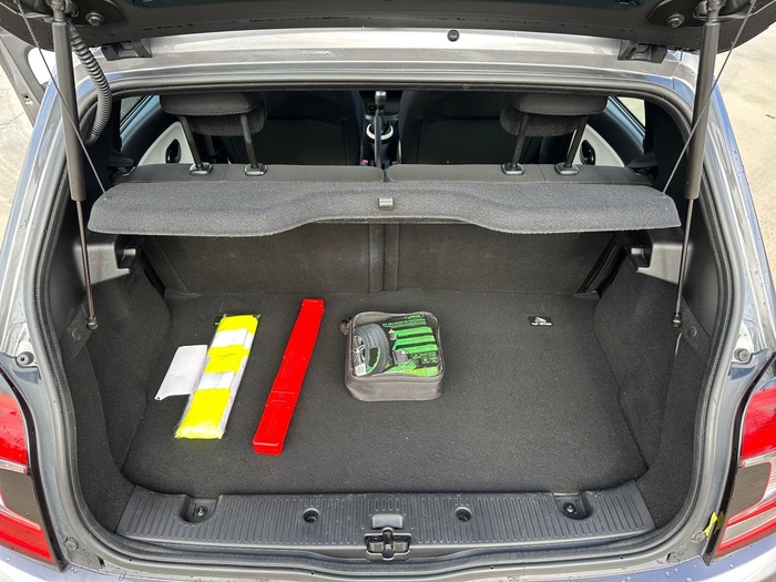 Renault Twingo 1.0 48 kW (65 CV) Vehículo usado en Madrid Renault Twingo 1.0 48 kW (65 CV) Vehículo usado en Madrid