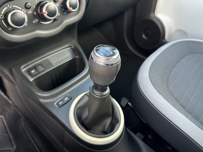 Renault Twingo 1.0 48 kW (65 CV) 14 Renault Twingo 1.0 48 kW (65 CV) 14