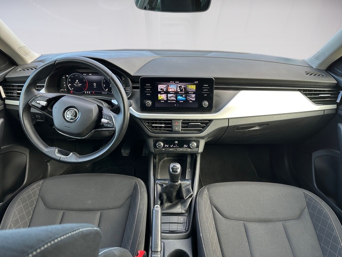 Skoda Kamiq 1.0 TSI Ambition 81 kW (110 CV) Vehículo usado en Madrid Skoda Kamiq 1.0 TSI Ambition 81 kW (110 CV) Vehículo usado en Madrid