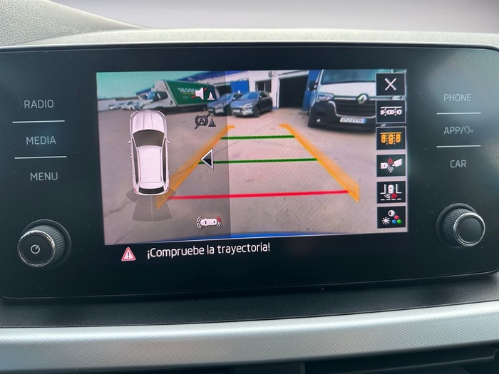 Skoda Kamiq 1.0 TSI Ambition DSG 81 kW (110 CV) Vehículo usado en Madrid Skoda Kamiq 1.0 TSI Ambition DSG 81 kW (110 CV) Vehículo usado en Madrid