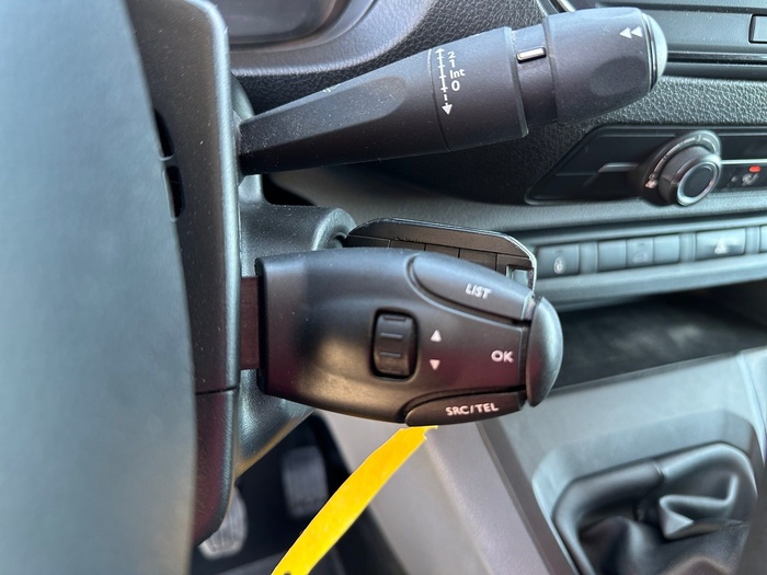 Peugeot Expert Furgon BlueHDi 120 S&S Pro Standard 88 kW (120 CV) Vehículo usado en Madrid Peugeot Expert Furgon BlueHDi 120 S&S Pro Standard 88 kW (120 CV) Vehículo usado en Madrid