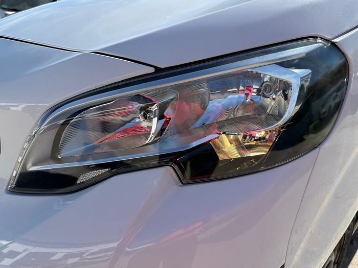 Peugeot Expert Furgon BlueHDi 120 S&S Pro Standard 88 kW (120 CV) Vehículo usado en Madrid Peugeot Expert Furgon BlueHDi 120 S&S Pro Standard 88 kW (120 CV) Vehículo usado en Madrid