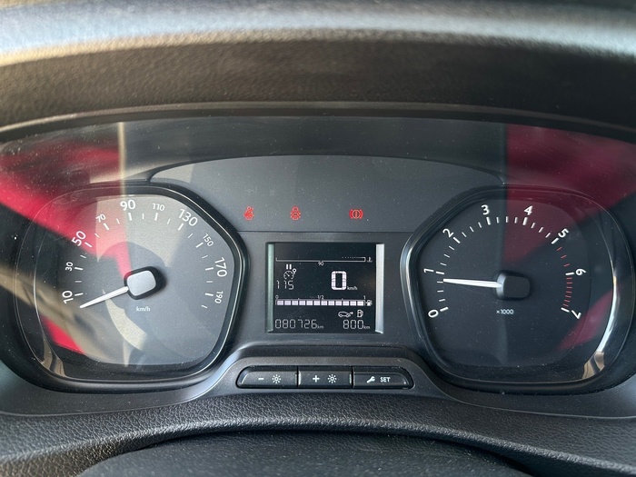 Peugeot Expert Furgon BlueHDi 120 S&S Pro Standard 88 kW (120 CV) Vehículo usado en Madrid Peugeot Expert Furgon BlueHDi 120 S&S Pro Standard 88 kW (120 CV) Vehículo usado en Madrid