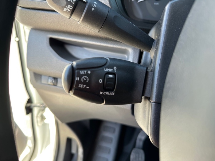 Peugeot Expert Furgon BlueHDi 120 S&S Pro Standard 88 kW (120 CV) Vehículo usado en Madrid Peugeot Expert Furgon BlueHDi 120 S&S Pro Standard 88 kW (120 CV) Vehículo usado en Madrid