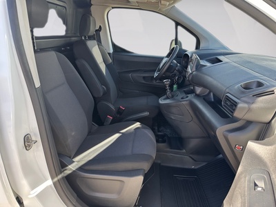 Toyota Proace City 1.5D GX 650kg 75 kW (102 CV) 12 Toyota Proace City 1.5D GX 650kg 75 kW (102 CV) 12