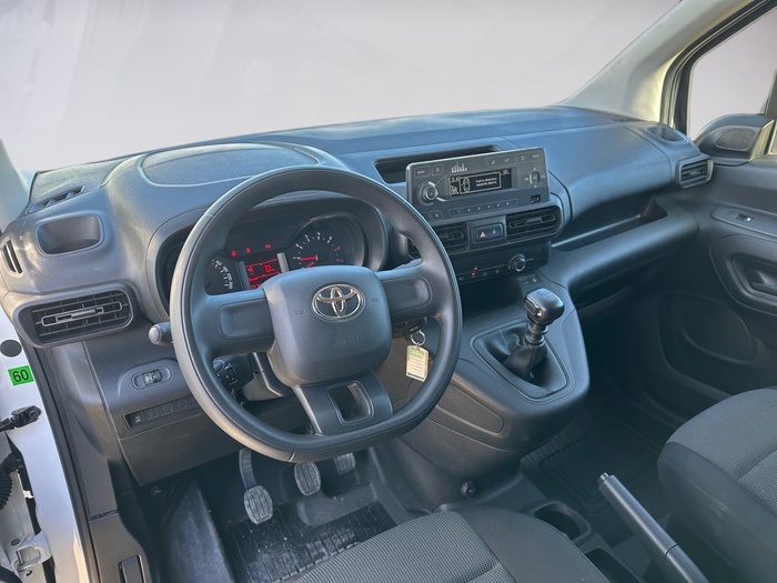 Toyota Proace City 1.5D GX 650kg 75 kW (102 CV) Vehículo usado en Madrid Toyota Proace City 1.5D GX 650kg 75 kW (102 CV) Vehículo usado en Madrid