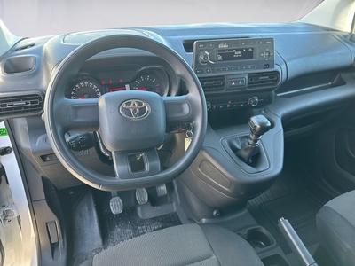 Toyota Proace City 1.5D GX 650kg 75 kW (102 CV) 9 Toyota Proace City 1.5D GX 650kg 75 kW (102 CV) 9