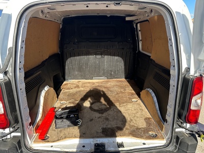 Toyota Proace City 1.5D GX 650kg 75 kW (102 CV) 6 Toyota Proace City 1.5D GX 650kg 75 kW (102 CV) 6