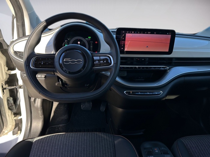 Fiat 500 Electrico 500 Icon Hb 320km 85 kW (118 CV) Vehículo usado en Madrid Fiat 500 Electrico 500 Icon Hb 320km 85 kW (118 CV) Vehículo usado en Madrid