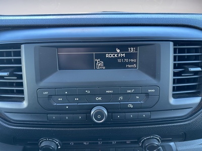 Peugeot Expert Furgon BlueHDi 120 S&S Pro Standard 88 kW (120 CV) 15 Peugeot Expert Furgon BlueHDi 120 S&S Pro Standard 88 kW (120 CV) 15