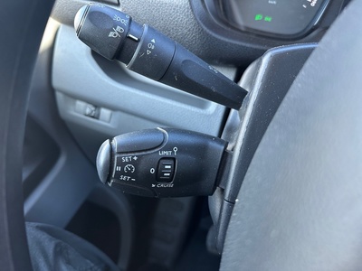 Peugeot Expert Furgon BlueHDi 120 S&S Pro Standard 88 kW (120 CV) 19 Peugeot Expert Furgon BlueHDi 120 S&S Pro Standard 88 kW (120 CV) 19