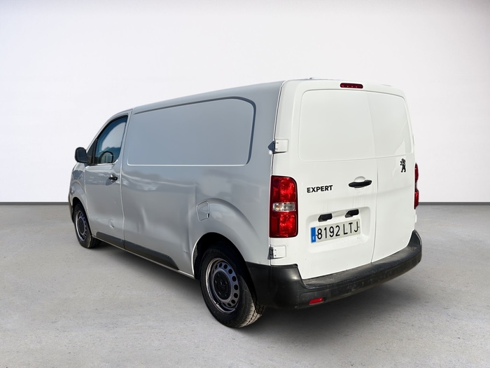 Peugeot Expert Furgon BlueHDi 120 S&S Pro Standard 88 kW (120 CV) Vehículo usado en Madrid Peugeot Expert Furgon BlueHDi 120 S&S Pro Standard 88 kW (120 CV) Vehículo usado en Madrid