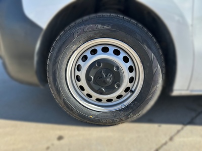 Peugeot Expert Furgon BlueHDi 120 S&S Pro Standard 88 kW (120 CV) 13 Peugeot Expert Furgon BlueHDi 120 S&S Pro Standard 88 kW (120 CV) 13