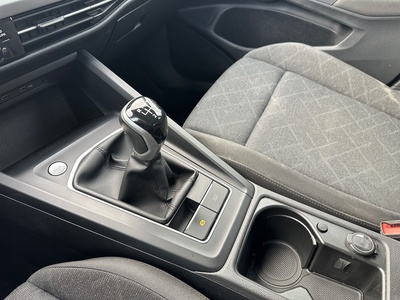 Volkswagen Golf Life 1.5 TSI 96 kW (130 CV) 14 Volkswagen Golf Life 1.5 TSI 96 kW (130 CV) 14