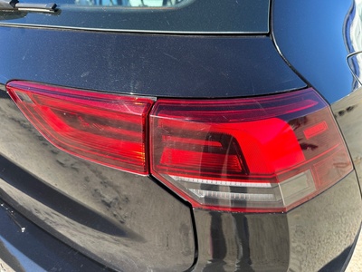 Volkswagen Golf Life 1.5 TSI 96 kW (130 CV) 17 Volkswagen Golf Life 1.5 TSI 96 kW (130 CV) 17