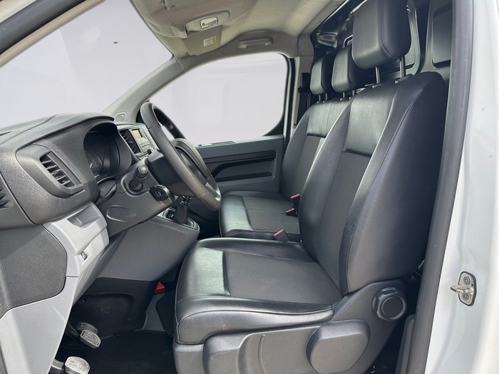 Peugeot Expert Furgon BlueHDi 120 S&S Pro Standard 88 kW (120 CV) Vehículo usado en Madrid Peugeot Expert Furgon BlueHDi 120 S&S Pro Standard 88 kW (120 CV) Vehículo usado en Madrid