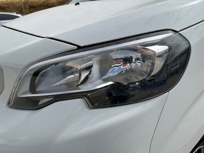 Peugeot Expert Furgon BlueHDi 120 S&S Pro Standard 88 kW (120 CV) Vehículo usado en Madrid Peugeot Expert Furgon BlueHDi 120 S&S Pro Standard 88 kW (120 CV) Vehículo usado en Madrid