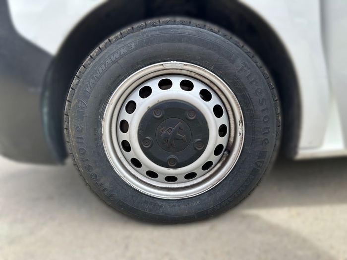 Peugeot Expert Furgon BlueHDi 120 S&S Pro Standard 88 kW (120 CV) Vehículo usado en Madrid Peugeot Expert Furgon BlueHDi 120 S&S Pro Standard 88 kW (120 CV) Vehículo usado en Madrid