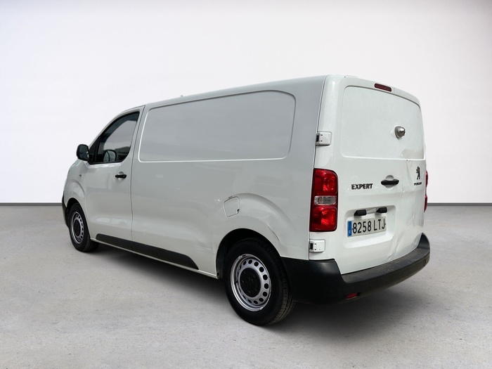 Peugeot Expert Furgon BlueHDi 120 S&S Pro Standard 88 kW (120 CV) Vehículo usado en Madrid Peugeot Expert Furgon BlueHDi 120 S&S Pro Standard 88 kW (120 CV) Vehículo usado en Madrid