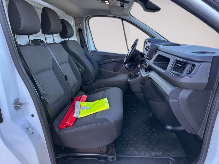 Renault Trafic Furgon Furgon L1H1 Blue dCi 81 kW (110 CV) Vehículo usado en Madrid Renault Trafic Furgon Furgon L1H1 Blue dCi 81 kW (110 CV) Vehículo usado en Madrid