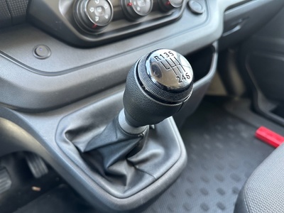 Renault Trafic Furgon L1H1 Blue dCi 81 Kw (110 CV) 14 Renault Trafic Furgon L1H1 Blue dCi 81 Kw (110 CV) 14