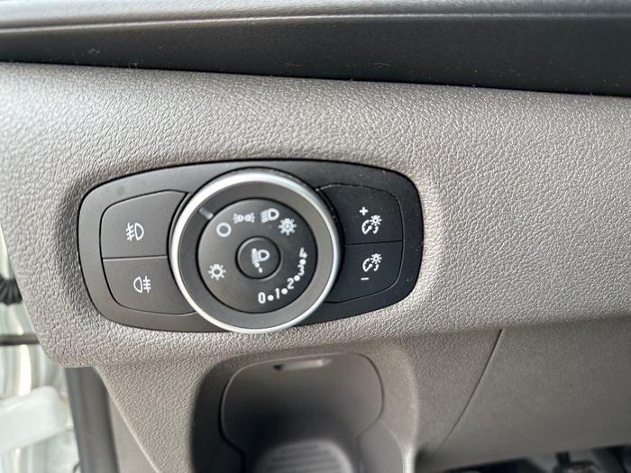 Ford Transit Custom Furgon 2.0 TDCI MHEV 280 L1 Trend 96 kW (130 CV) Vehículo usado en Madrid Ford Transit Custom Furgon 2.0 TDCI MHEV 280 L1 Trend 96 kW (130 CV) Vehículo usado en Madrid