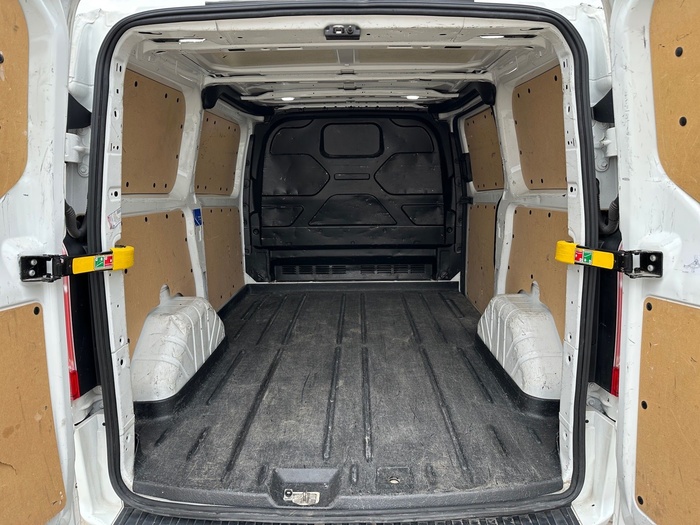 Ford Transit Custom Furgon 2.0 TDCI MHEV 280 L1 Trend 96 kW (130 CV) Vehículo usado en Madrid Ford Transit Custom Furgon 2.0 TDCI MHEV 280 L1 Trend 96 kW (130 CV) Vehículo usado en Madrid