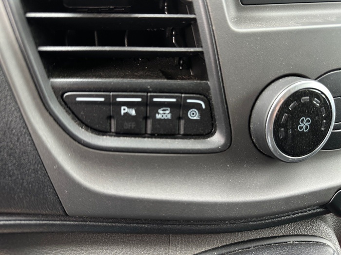 Ford Transit Custom Furgon 2.0 TDCI MHEV 280 L1 Trend 96 kW (130 CV) Vehículo usado en Madrid Ford Transit Custom Furgon 2.0 TDCI MHEV 280 L1 Trend 96 kW (130 CV) Vehículo usado en Madrid