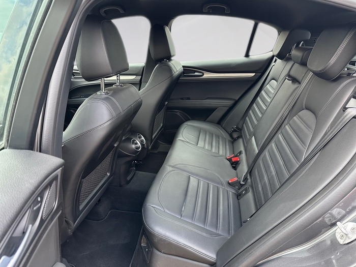 Alfa Romeo Stelvio 2.2 Diesel Sprint AWD Auto 154 kW (210 CV) Vehículo usado en Madrid Alfa Romeo Stelvio 2.2 Diesel Sprint AWD Auto 154 kW (210 CV) Vehículo usado en Madrid