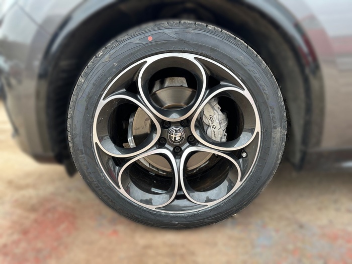 Alfa Romeo Stelvio 2.2 Diesel Sprint AWD Auto 154 kW (210 CV) Vehículo usado en Madrid Alfa Romeo Stelvio 2.2 Diesel Sprint AWD Auto 154 kW (210 CV) Vehículo usado en Madrid