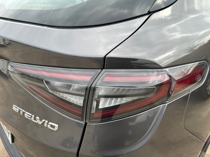 Alfa Romeo Stelvio 2.2 Diesel Sprint AWD Auto 154 kW (210 CV) Vehículo usado en Madrid Alfa Romeo Stelvio 2.2 Diesel Sprint AWD Auto 154 kW (210 CV) Vehículo usado en Madrid