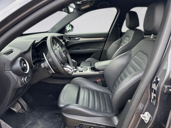 Alfa Romeo Stelvio 2.2 Diesel Sprint AWD Auto 154 kW (210 CV) Vehículo usado en Madrid Alfa Romeo Stelvio 2.2 Diesel Sprint AWD Auto 154 kW (210 CV) Vehículo usado en Madrid