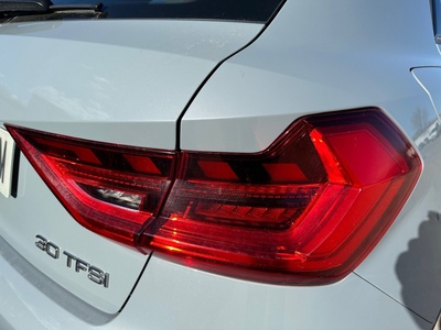 Audi A1 Sportback Adrenalin edition 30 TFSI 81 kW (110 CV) S tronic 17 Audi A1 Sportback Adrenalin edition 30 TFSI 81 kW (110 CV) S tronic 17